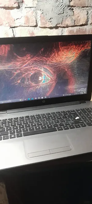 Laptop HP 15-Dy1031wm 8GB Intel Core I5 HDD 1T