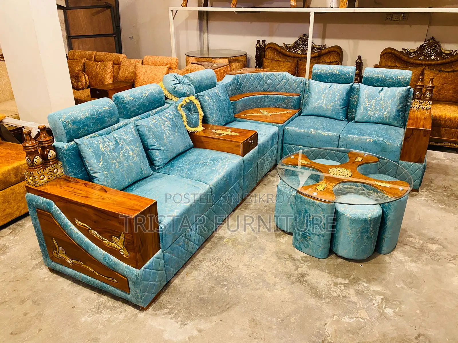 Corner Sofa with Round Table