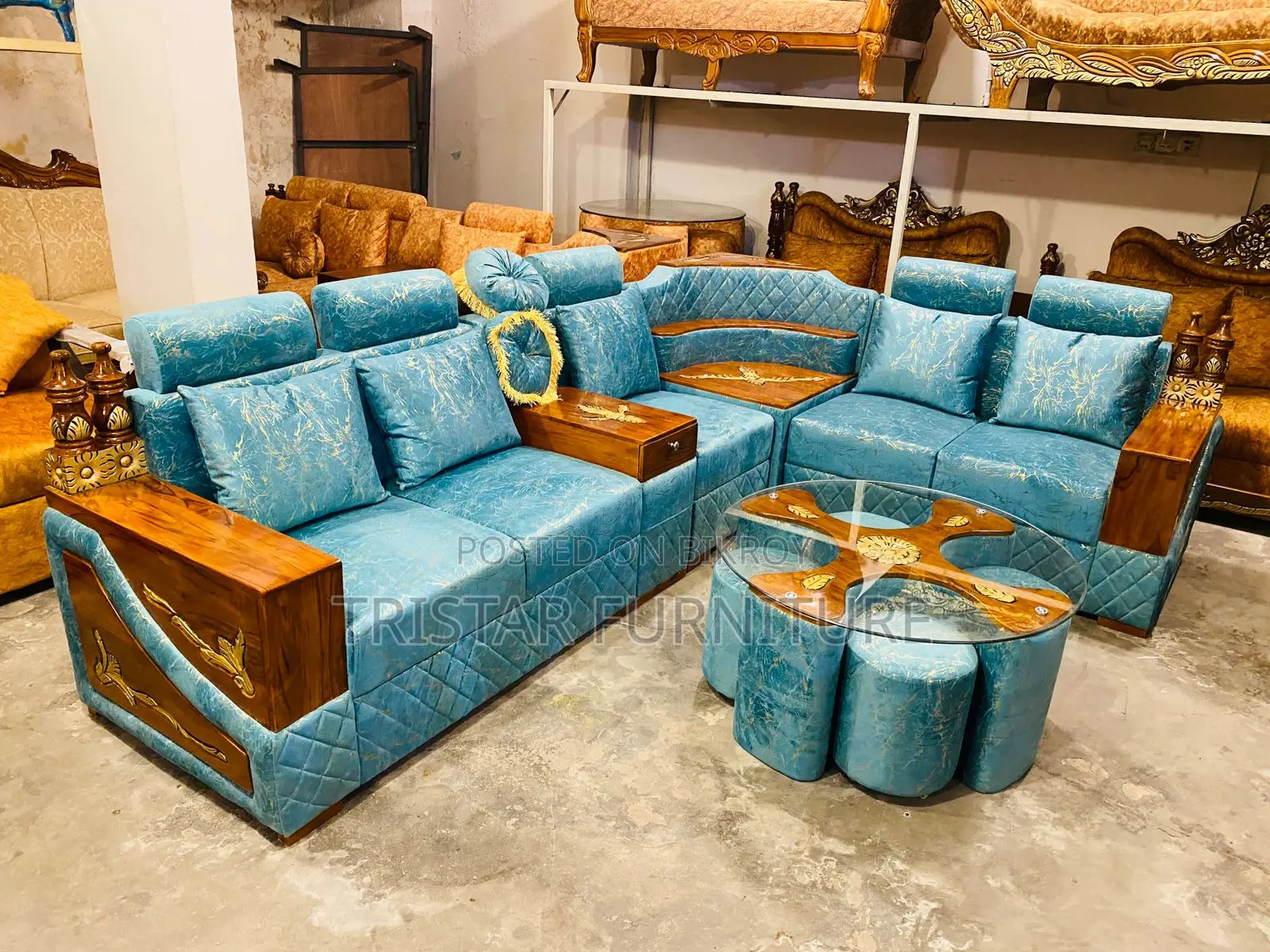 Corner Sofa with Round Table