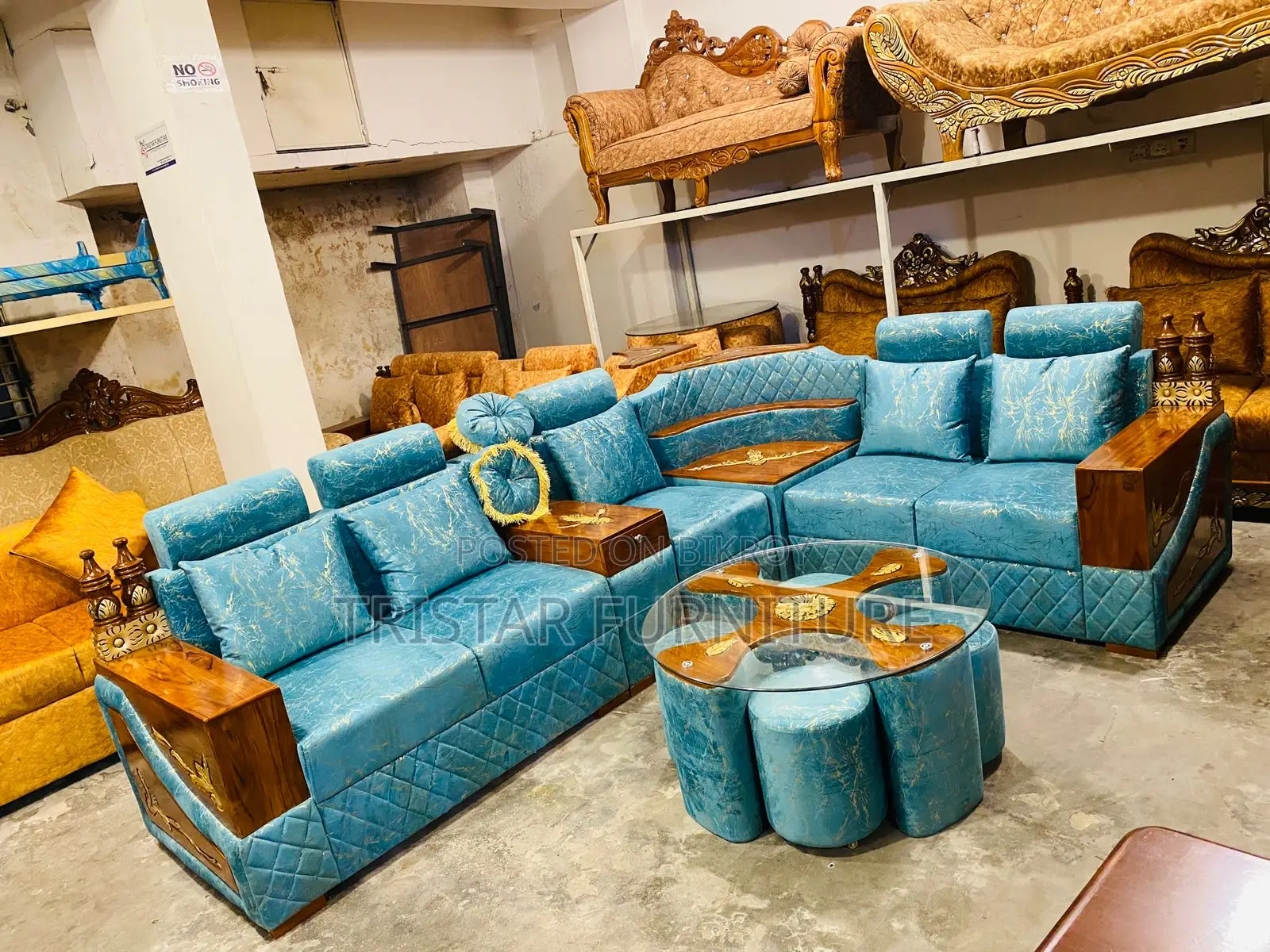 Corner Sofa with Round Table