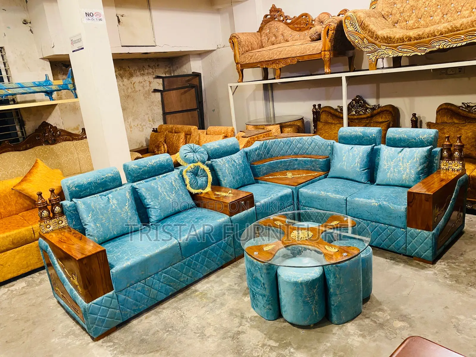 Corner Sofa with Round Table