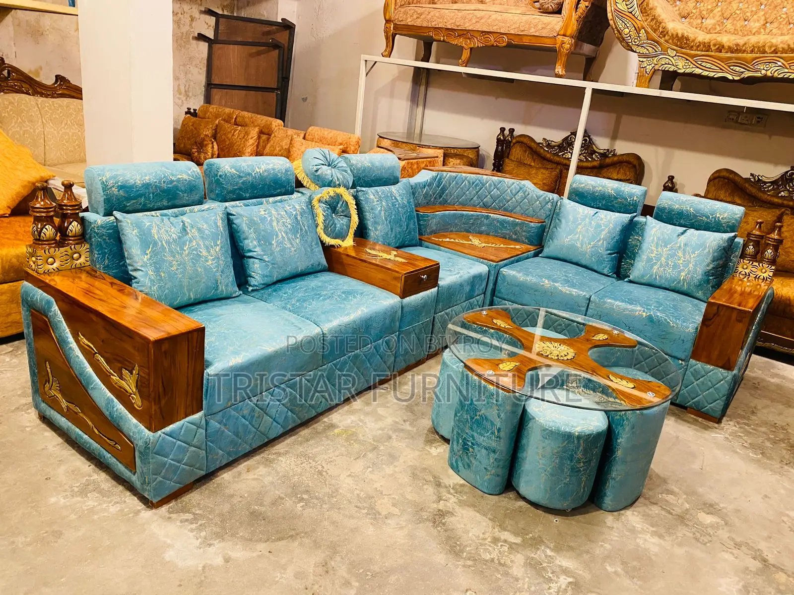 Corner Sofa with Round Table