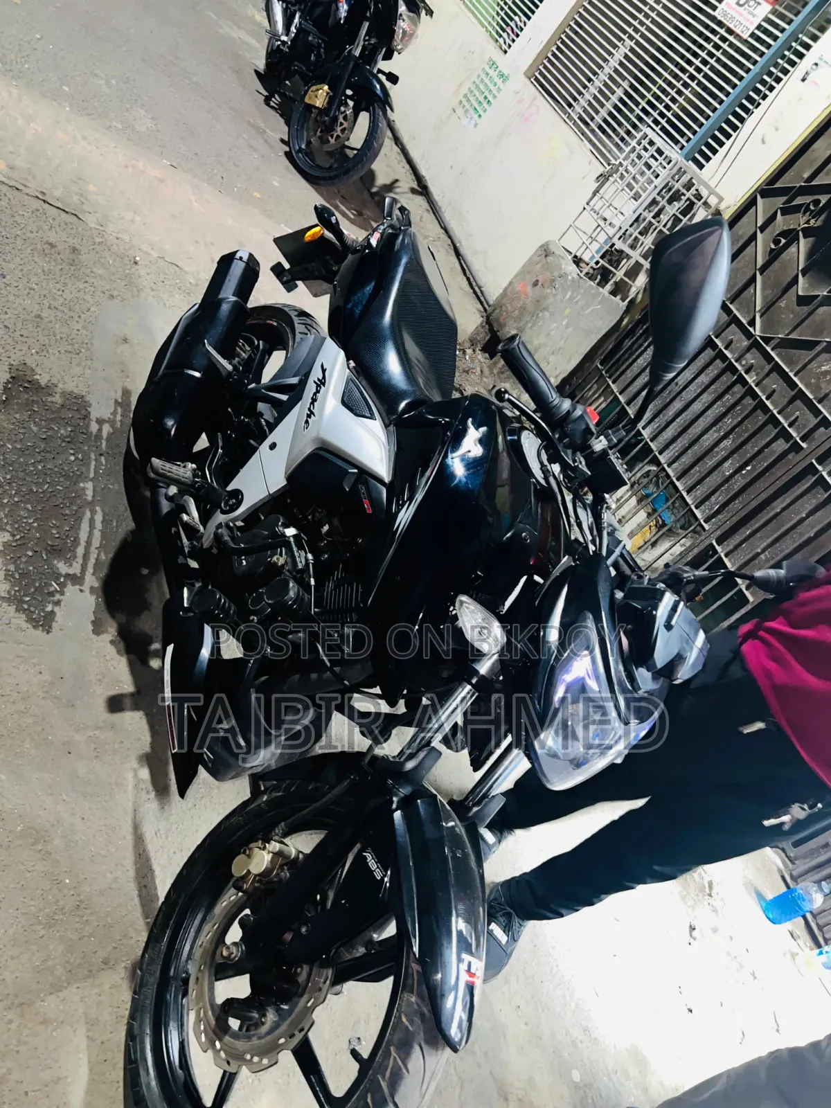 TVS Apache RTR 160 4V 2020 Black