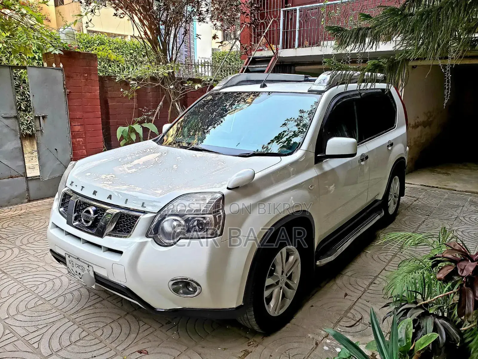 Nissan X-Trail 2.0 Petrol XE 2011 White