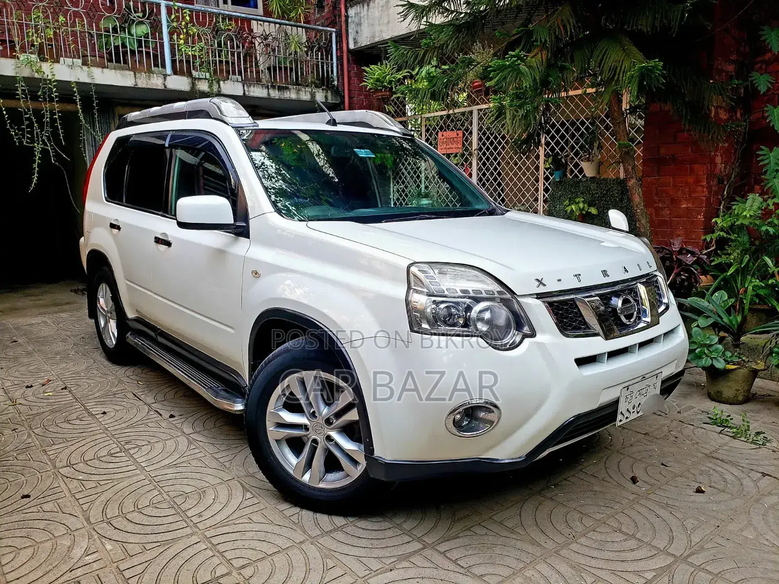 Nissan X-Trail 2.0 Petrol XE 2011 White