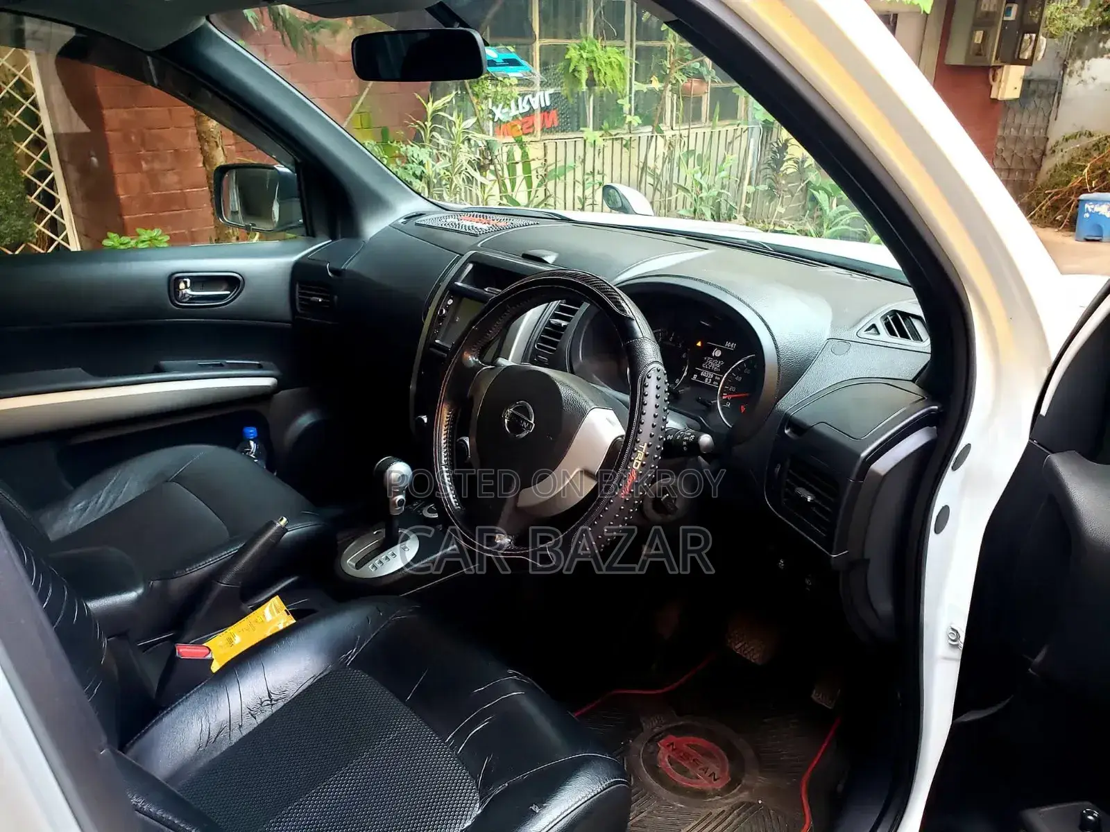 Nissan X-Trail 2.0 Petrol XE 2011 White
