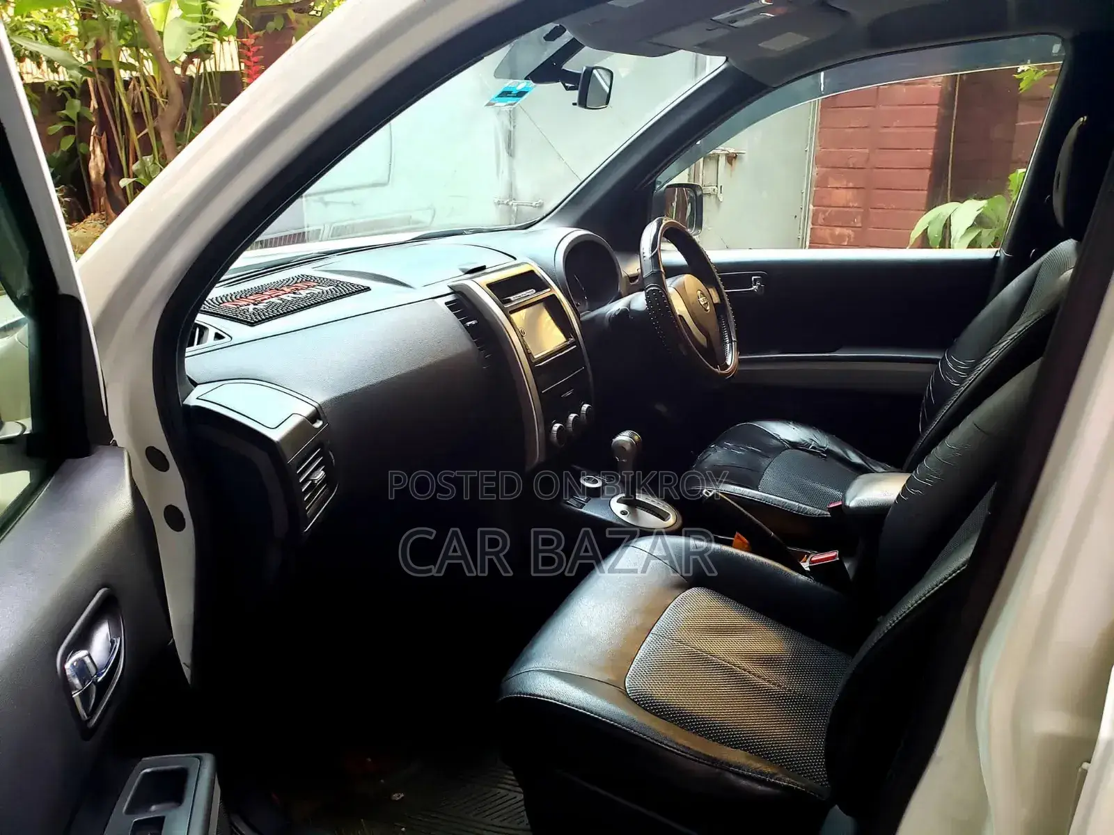 Nissan X-Trail 2.0 Petrol XE 2011 White
