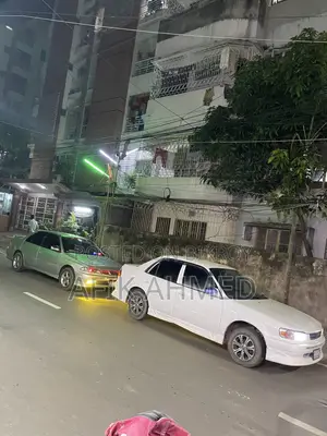 টয়োটা করোলা ১৯৯৬ সাদা