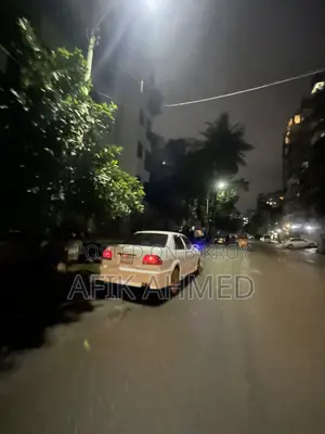 টয়োটা করোলা ১৯৯৬ সাদা