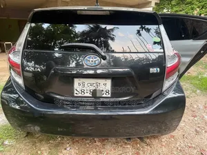 Toyota Aqua 2017 Black