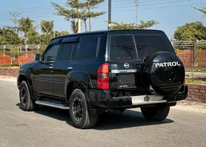 Nissan Patrol 2004 Black
