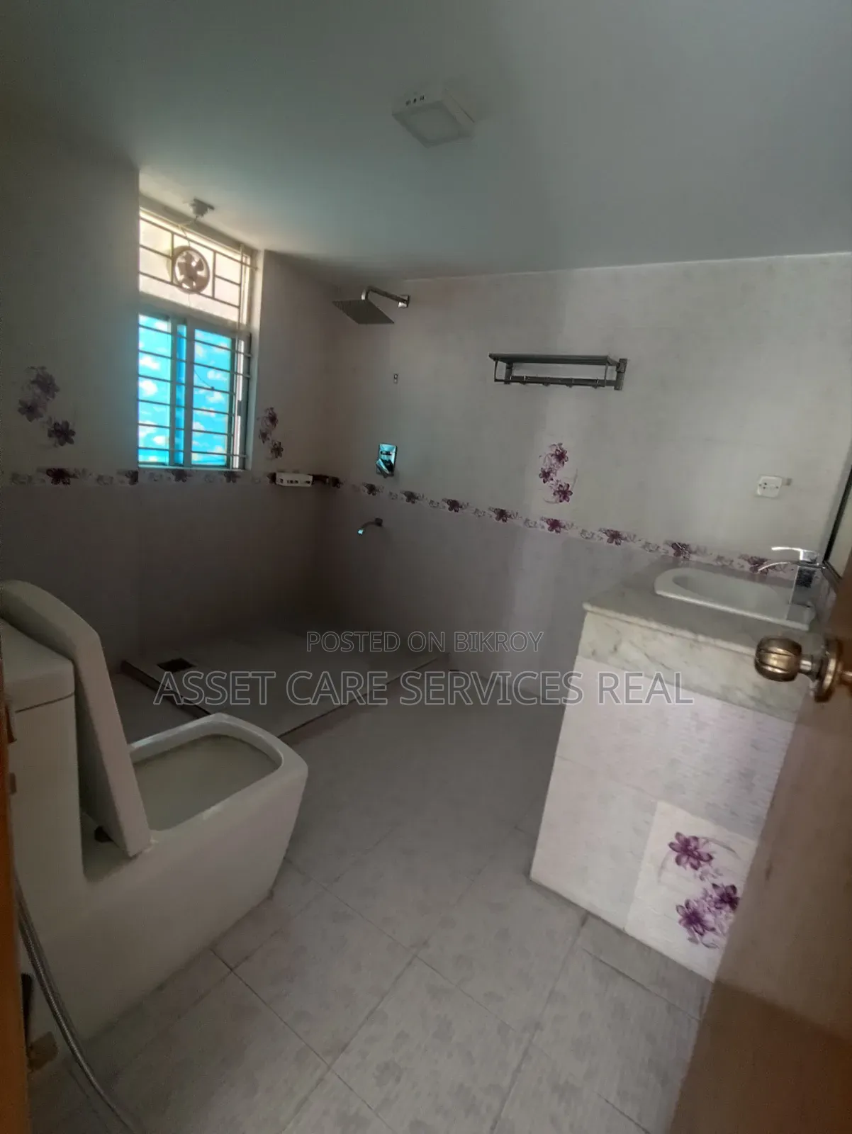 বনানীতে ৪ বেডরুমের অ্যাপার্টমেন্ট ভাড়ার জন্য