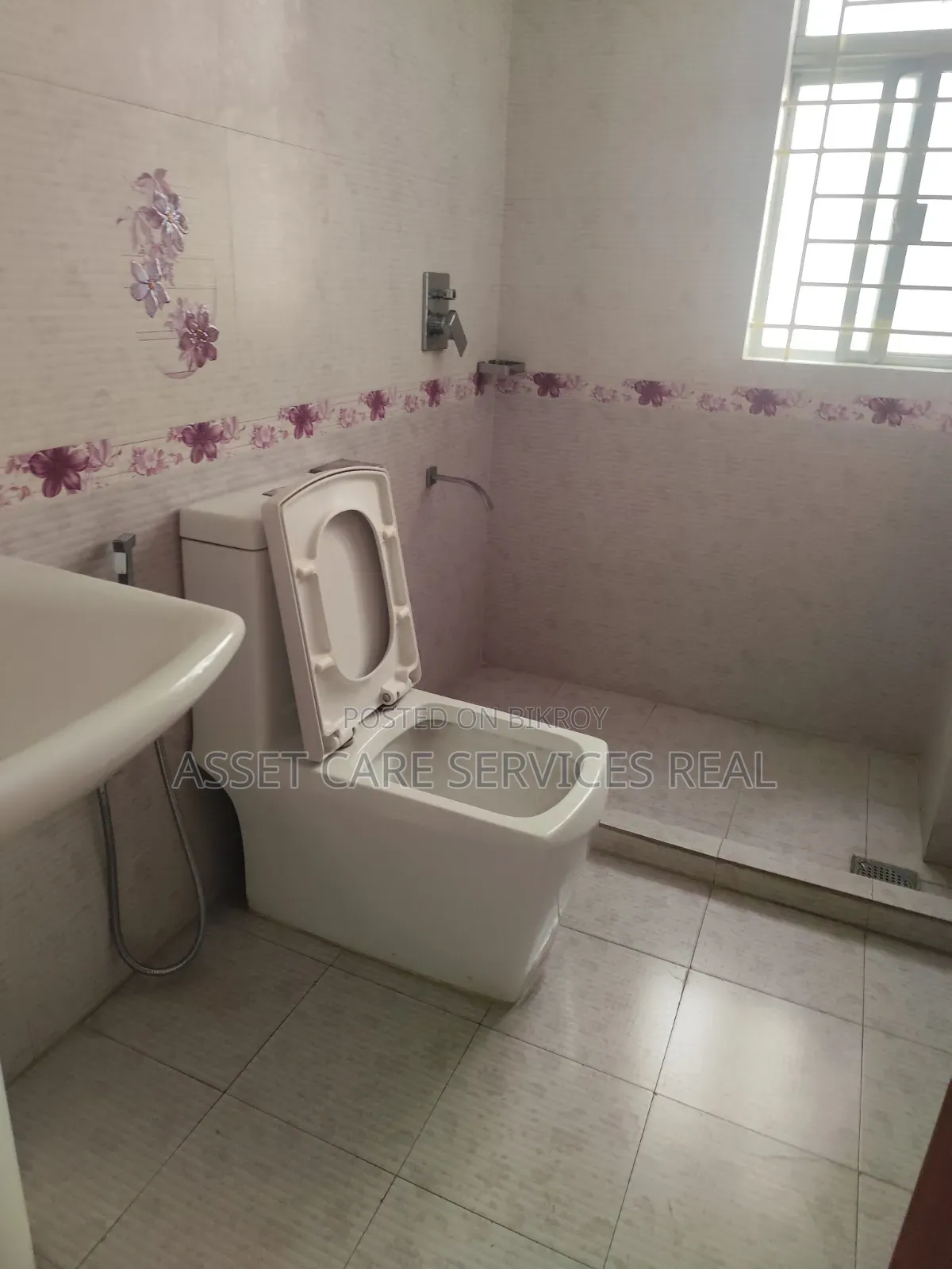 বনানীতে ৪ বেডরুমের অ্যাপার্টমেন্ট ভাড়ার জন্য