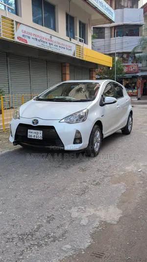 Toyota Aqua 2013 Pearl