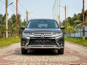 মিতসুবিশি আউটল্যান্ডার ২০১৭ গ্রে