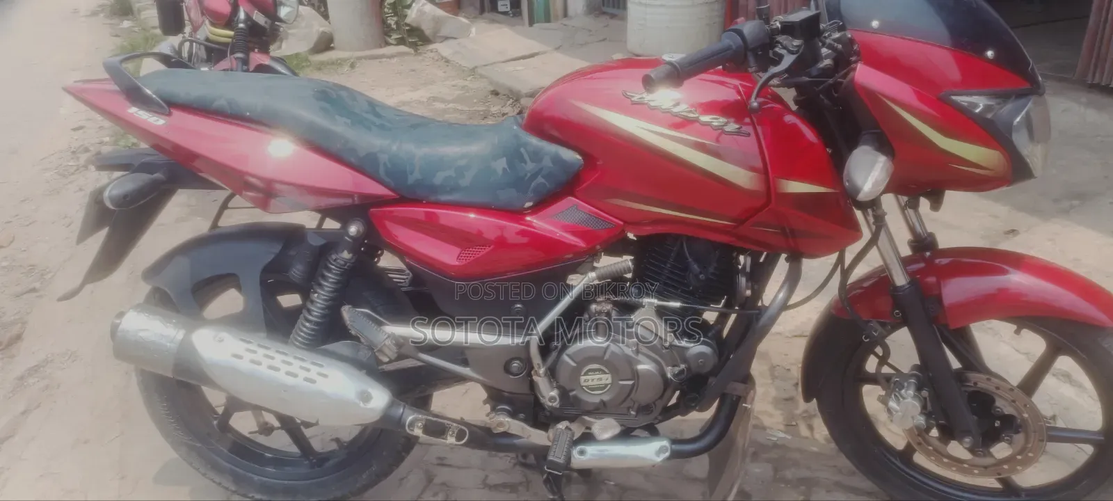 Bajaj Pulsar 150 2012 Red