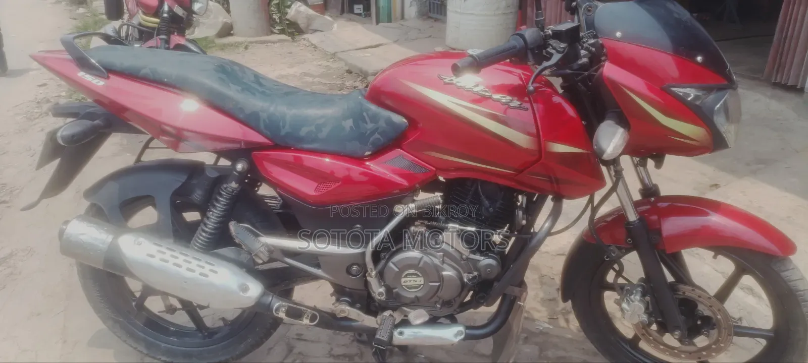 Bajaj Pulsar 150 2012 Red