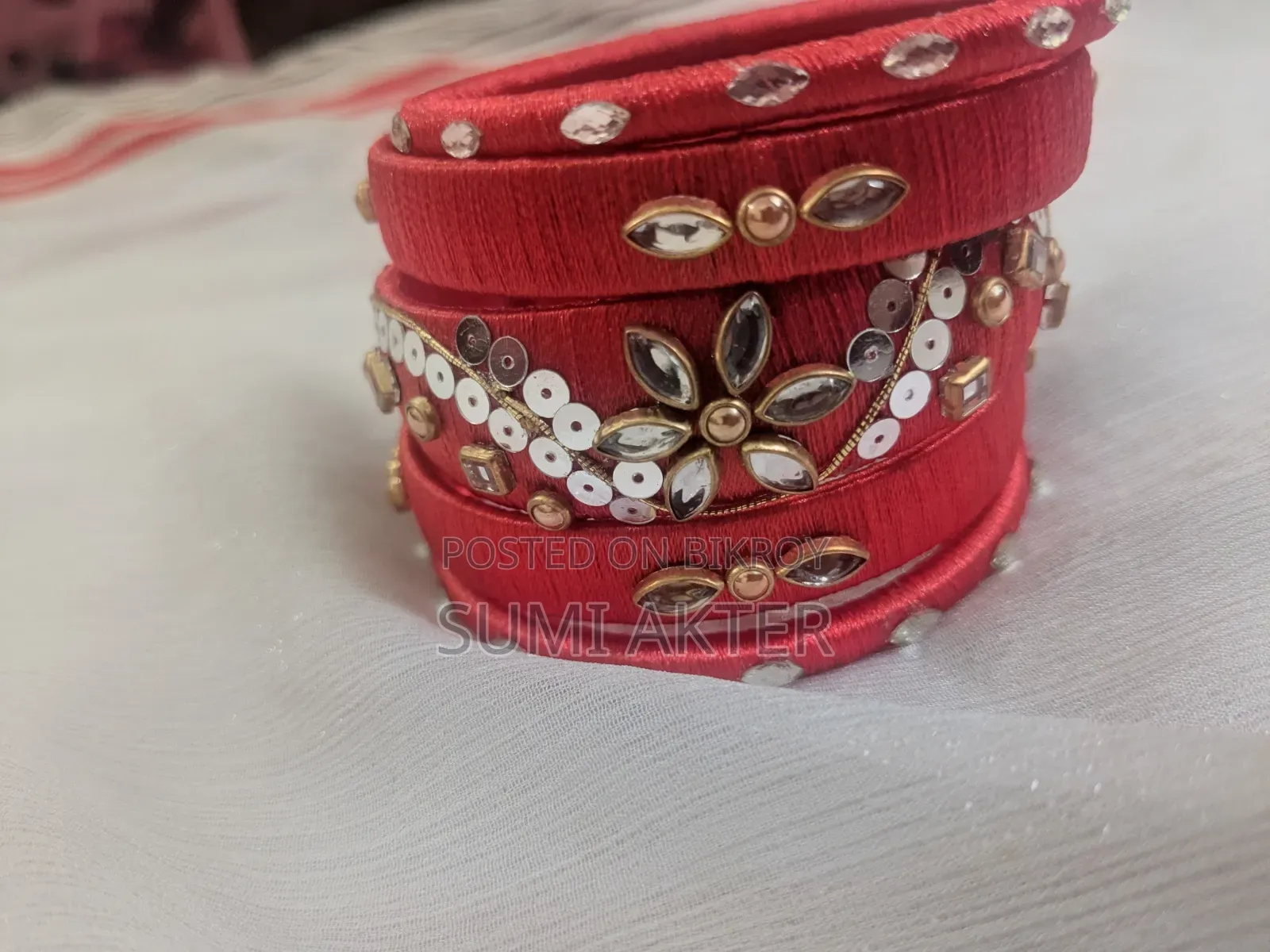 হাতে তৈরি চুড়ি