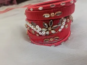 হাতে তৈরি চুড়ি