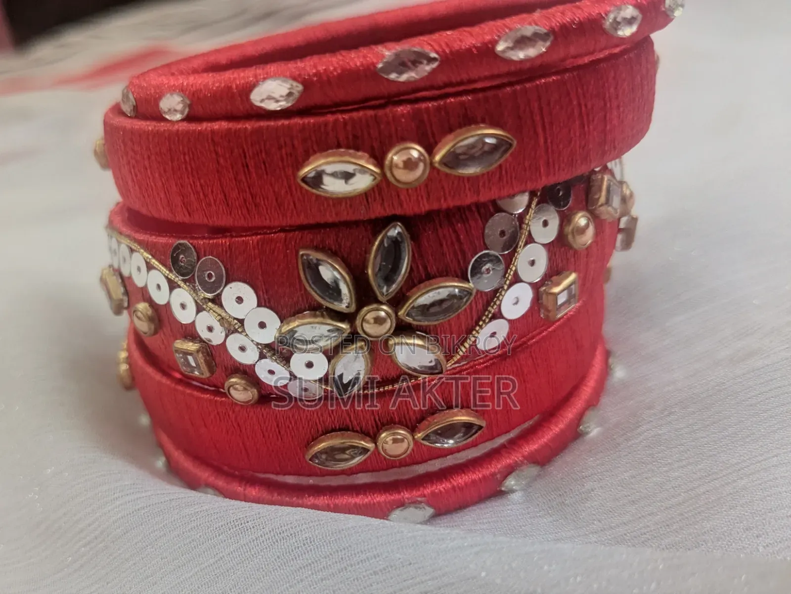 হাতে তৈরি চুড়ি