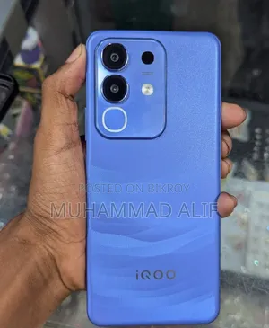 iQOO 128 GB Blue