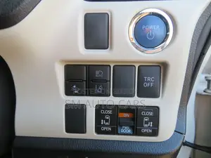 Toyota Noah 1.8 FWD Hybrid (7 Seater) 2021 Pearl