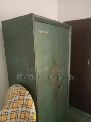 স্টিল আলমিরা