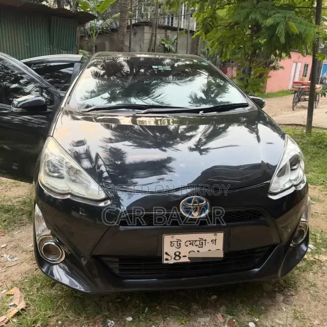 Toyota Aqua 2017 Black