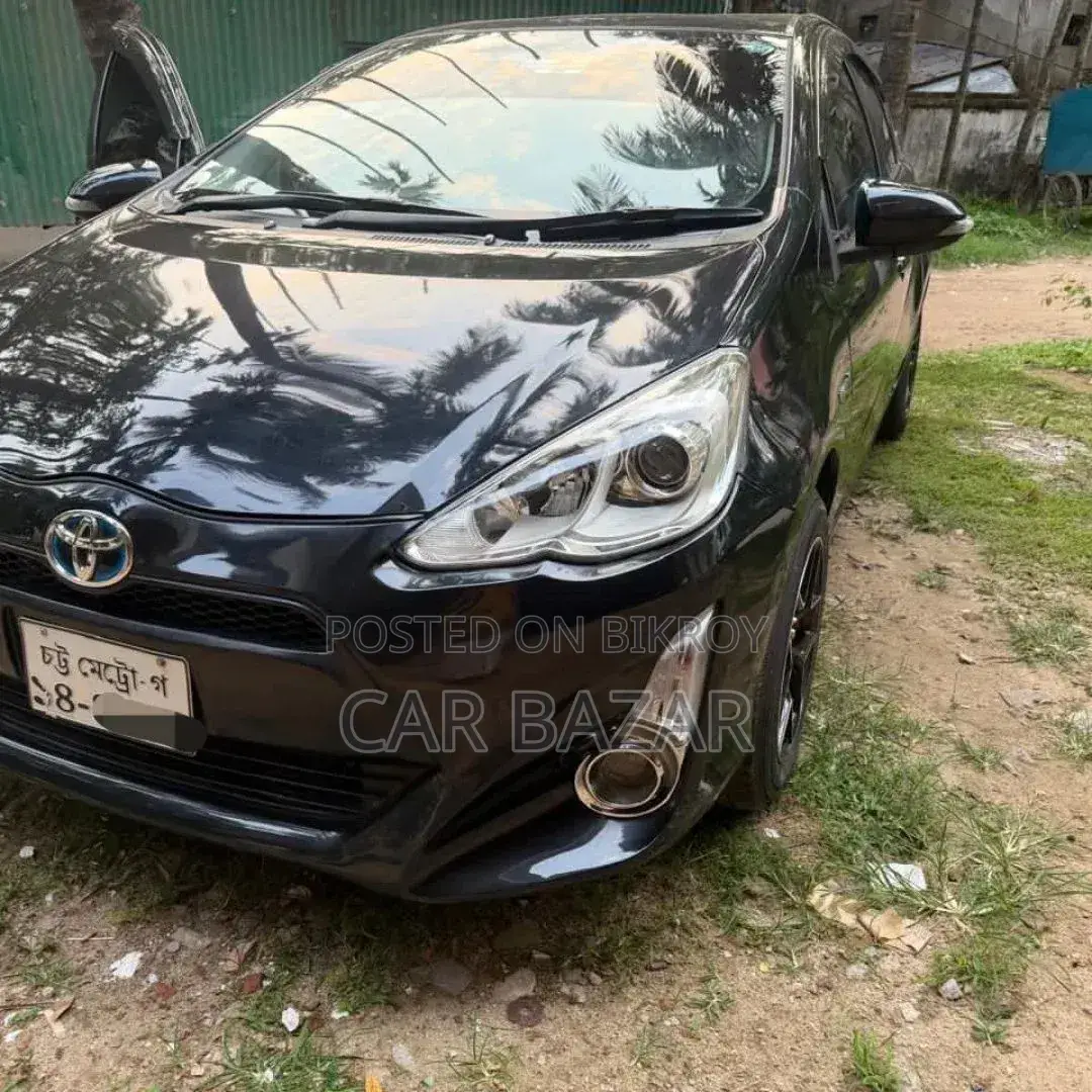 Toyota Aqua 2017 Black