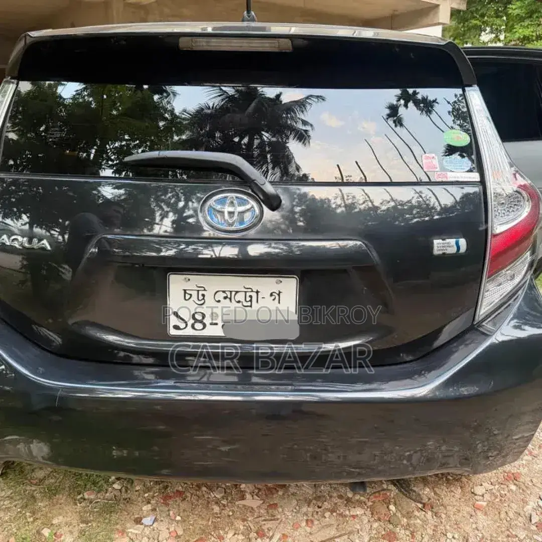 Toyota Aqua 2017 Black