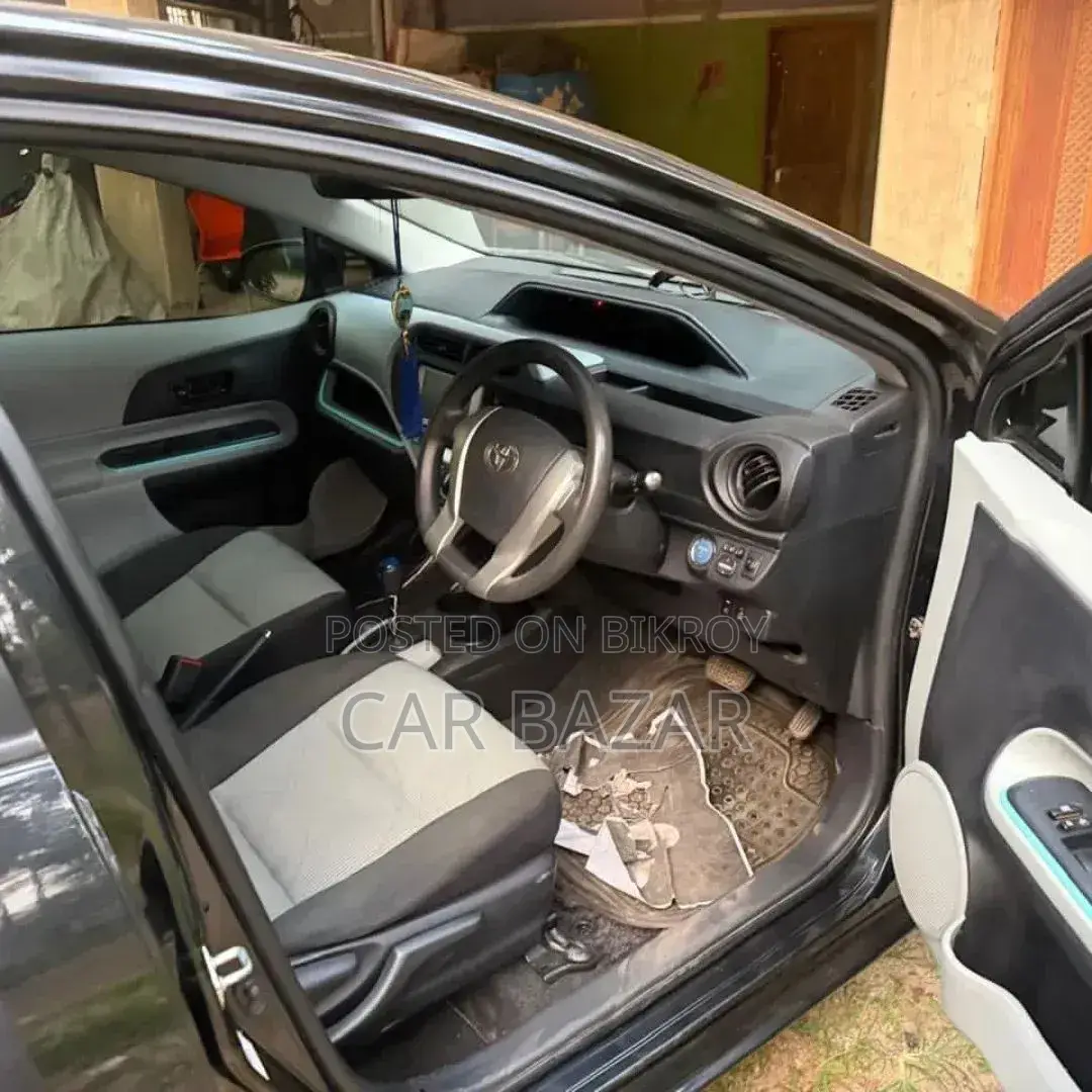 Toyota Aqua 2017 Black