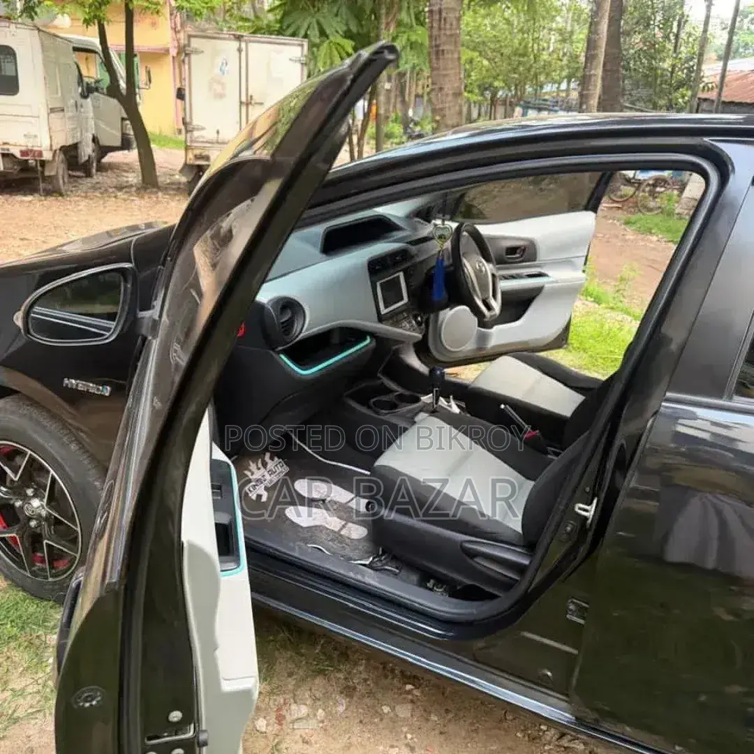 Toyota Aqua 2017 Black