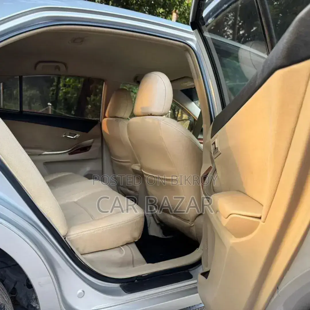 Toyota Premio 1.5 FWD 2013 Silver