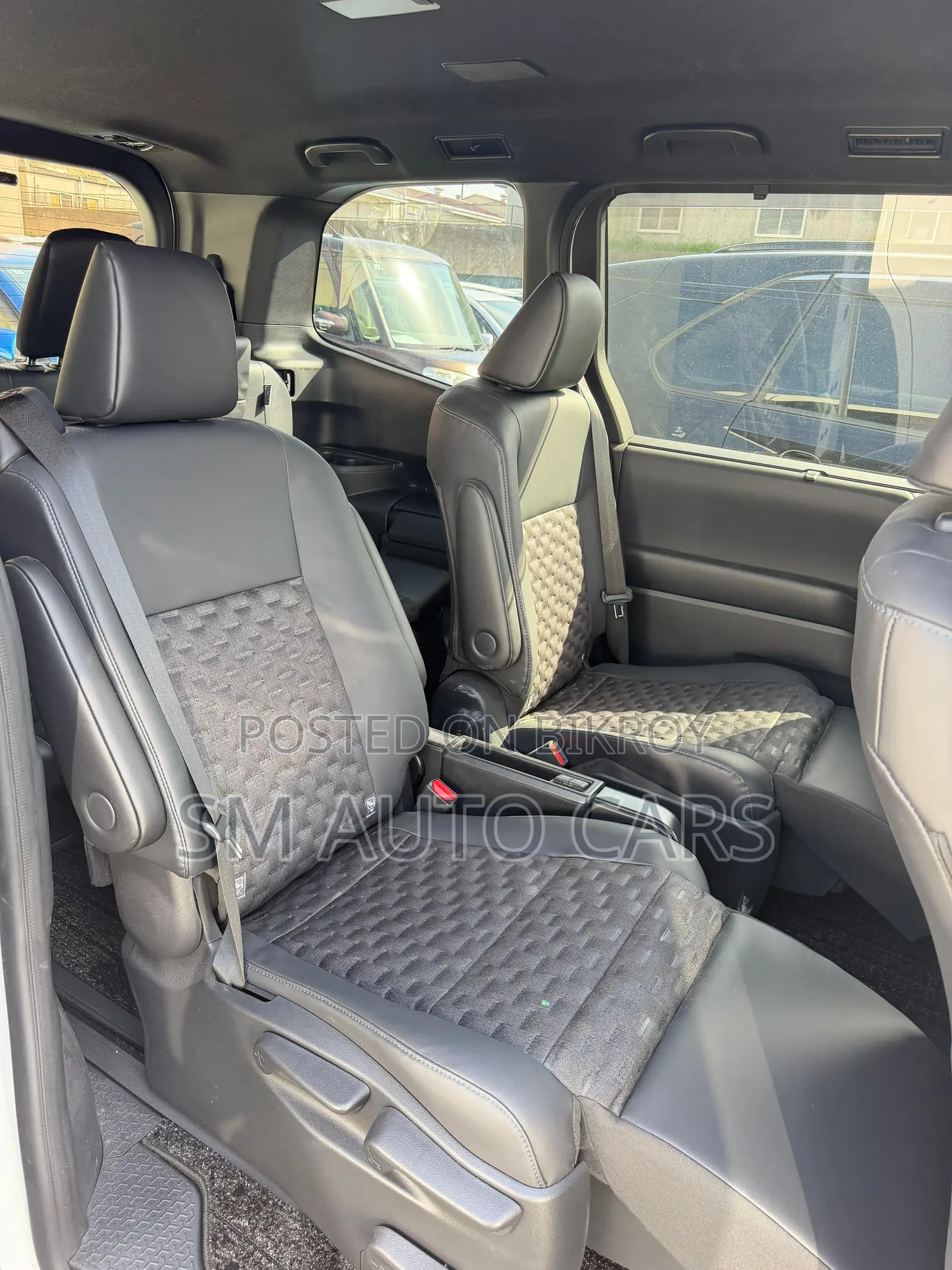 Toyota Voxy 2023 Pearl