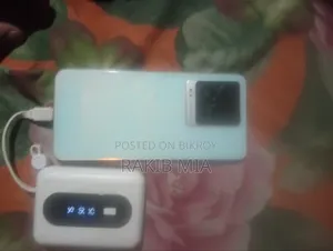 Walton 4 GB White