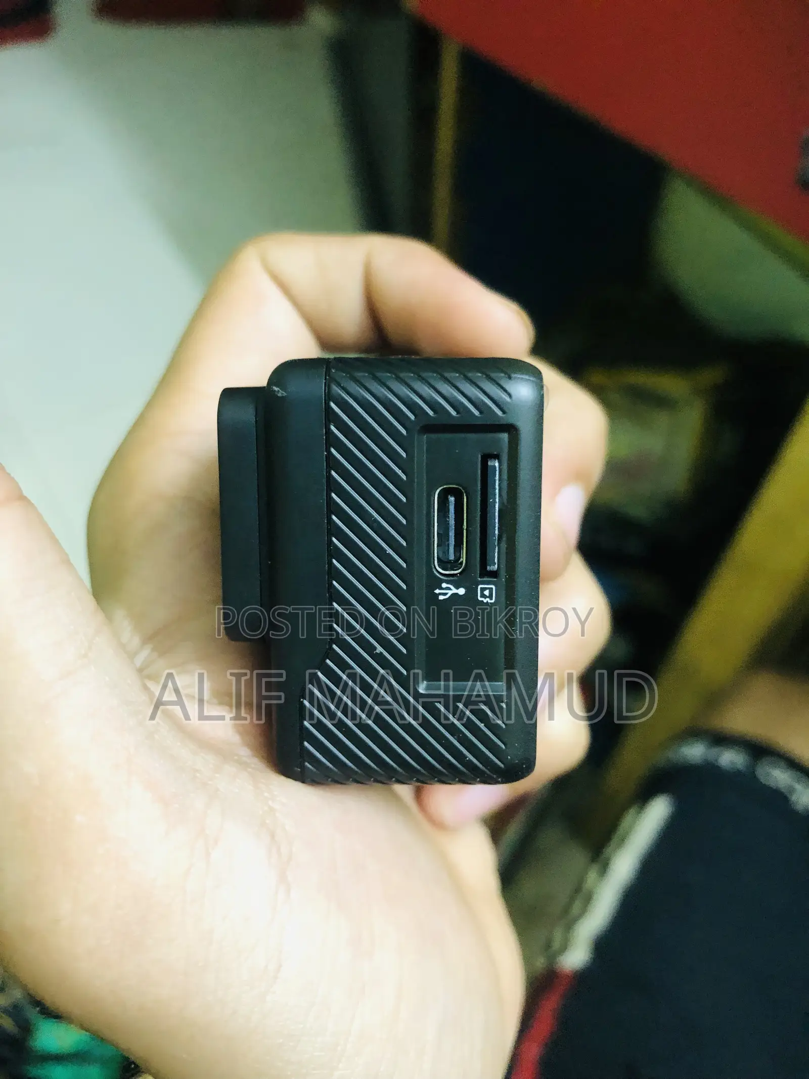 Dual Screen Camera