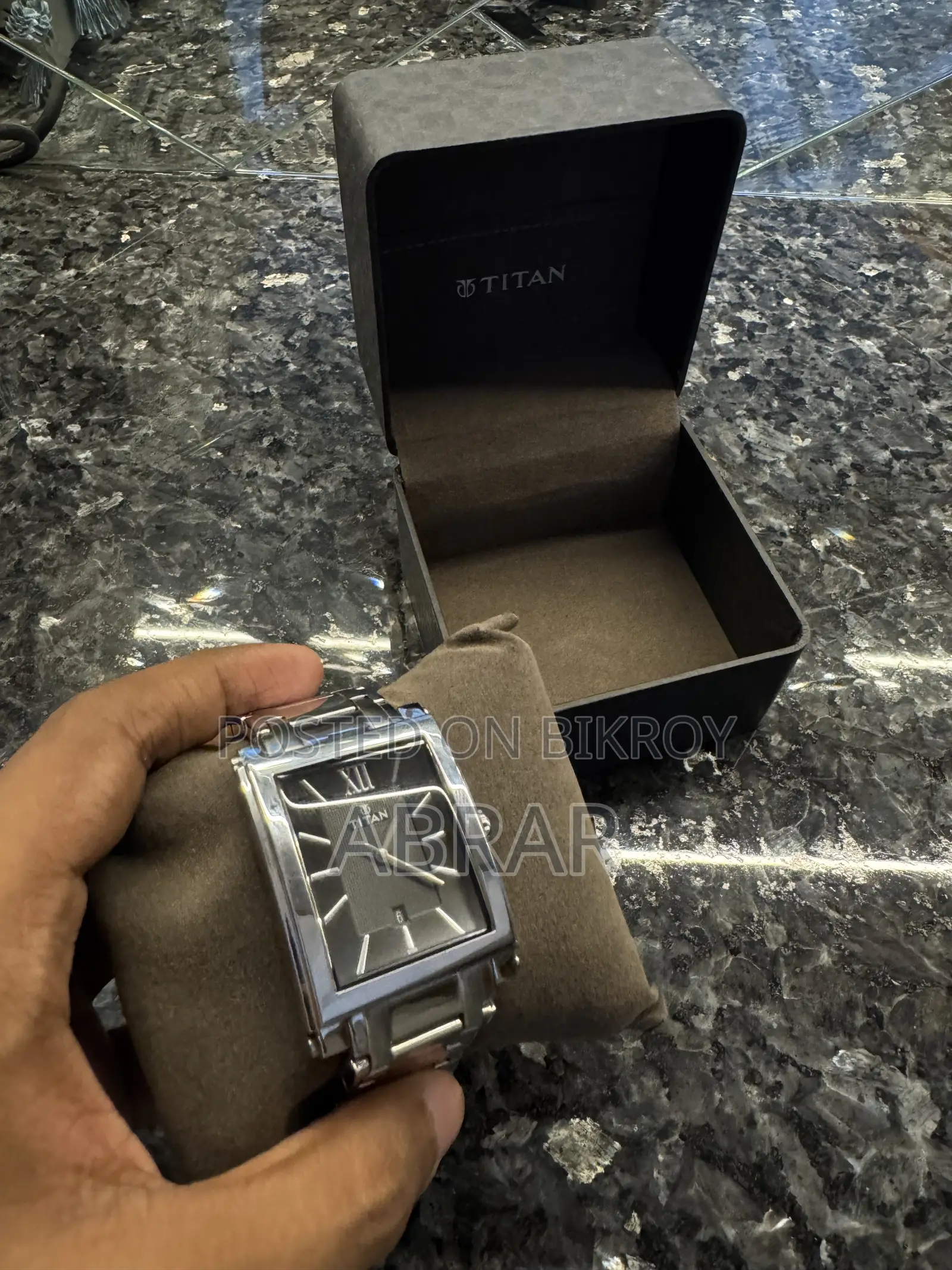 Original Titan Men’s Analog