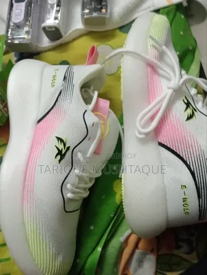 নারীদের রানিং জুতা