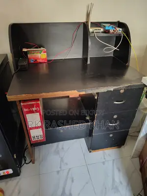 রিডিং টেবিল বিক্রির জন্য (ব্যবহৃত)