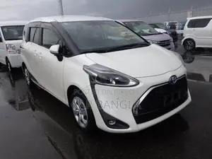 Toyota Sienta 1.5 Hybrid FWD 2021 Pearl