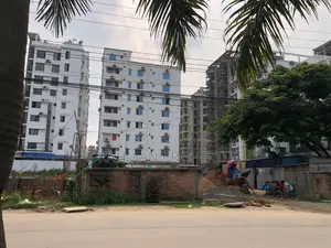 বসুন্ধরা ওয়াল্টন হেড অফিসের পাশে কর্মারশিয়াল স্পেস খুজছেন?