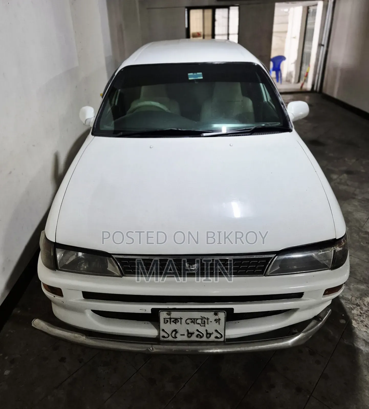 Toyota Corolla 1999 White