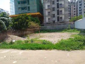 Urgent Sale: 4.5 Katha South-East Facing Plot in Bashundhara N Block