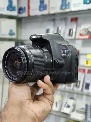 Canon 1200D + 18-55mm IS Lens