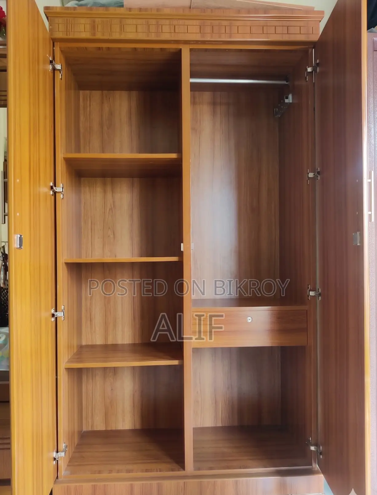 Almirah And Dressing Table