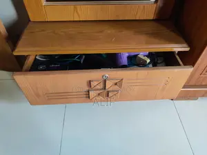 Almirah And Dressing Table