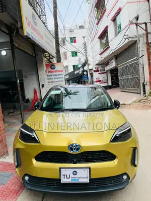 টয়োটা ইয়ারিস ক্রস ২০২১ গোল্ড