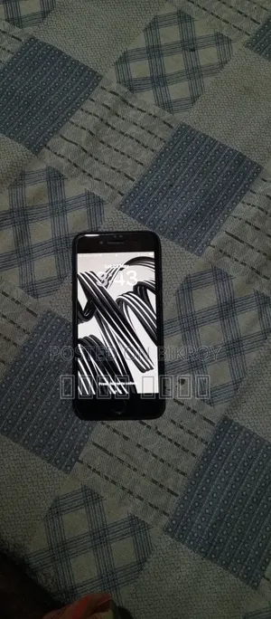 Apple iPhone SE (2020) 64 GB Black