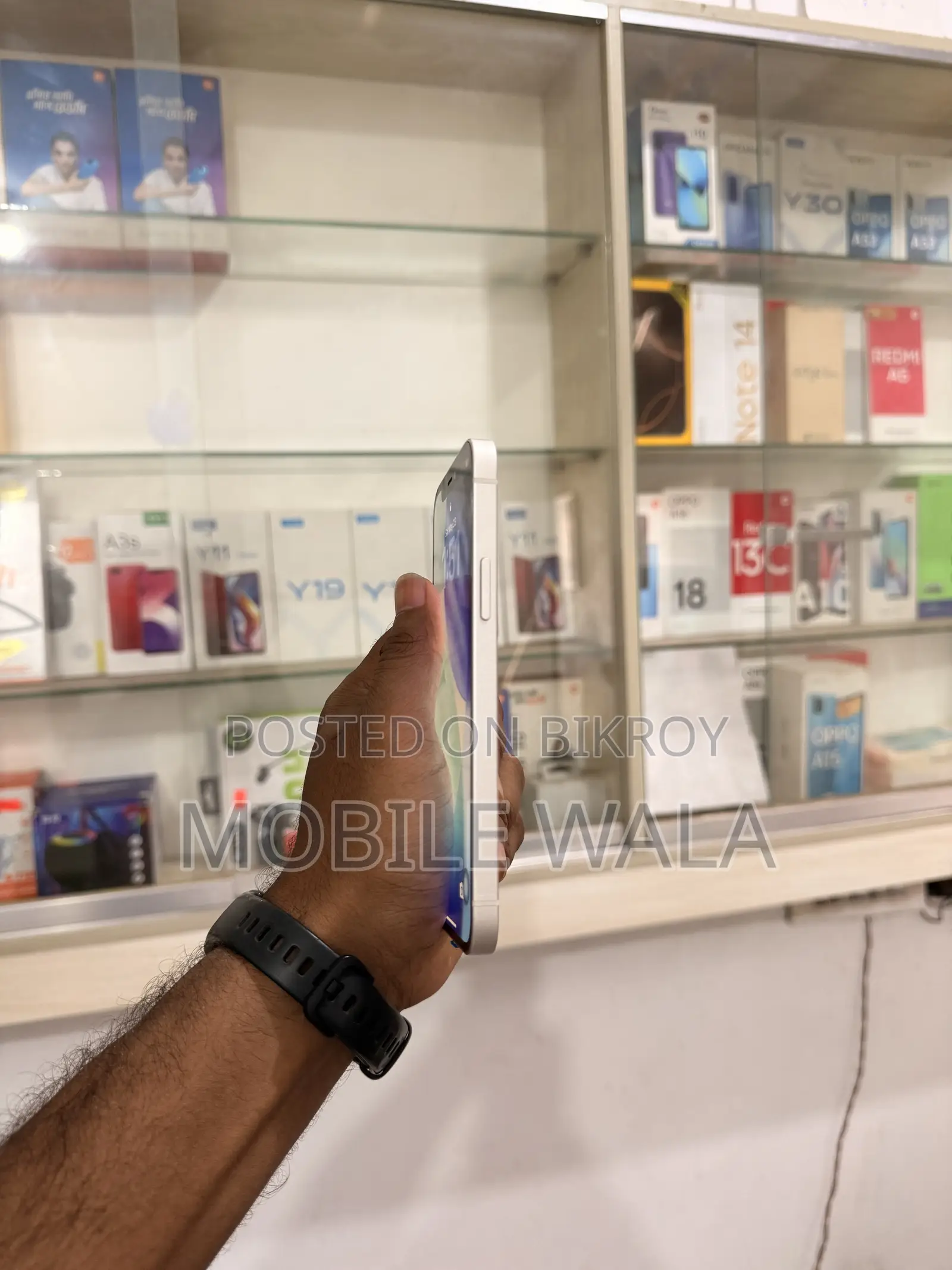অ্যাপল আইফোন ১২ ১২৮ জিবি সাদা