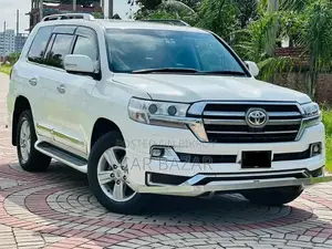 Toyota Land Cruiser 4.5 V8 GXR 2013 White